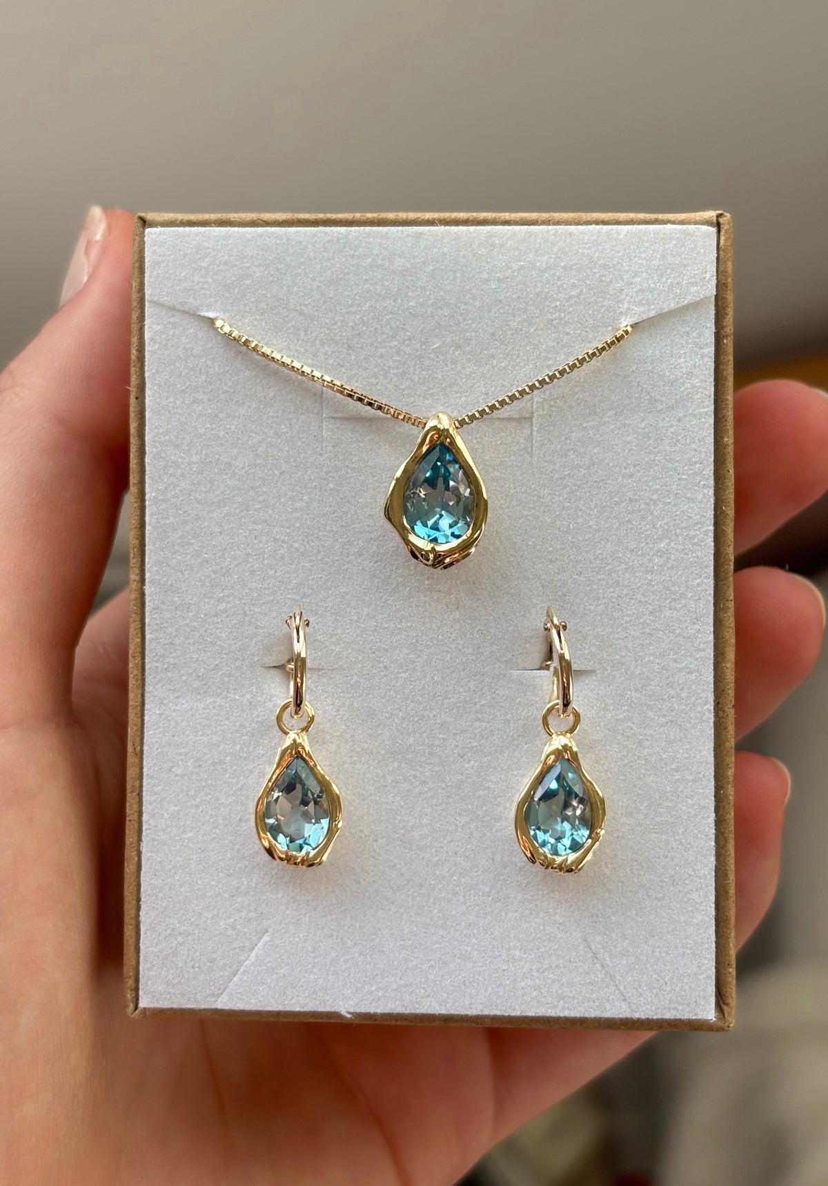 Drop Earrings & Drop Pendant Set